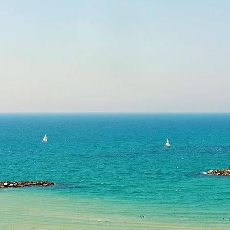 Excellent Beachfront Apt W/ Pool Access By Sea N' Rent Tel Aviv Dış mekan fotoğraf