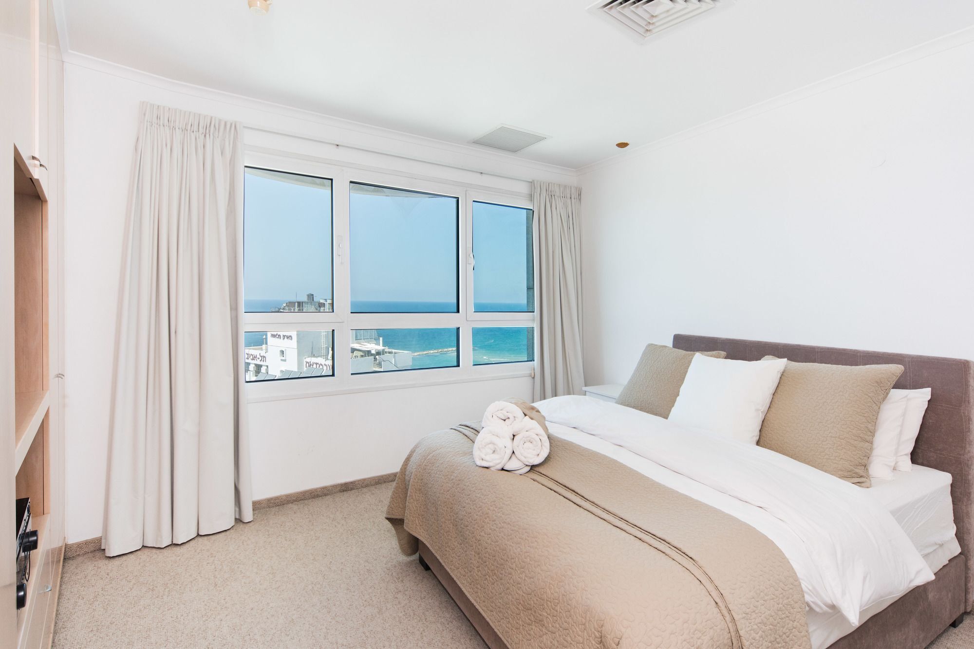 Excellent Beachfront Apt W/ Pool Access By Sea N' Rent Tel Aviv Dış mekan fotoğraf