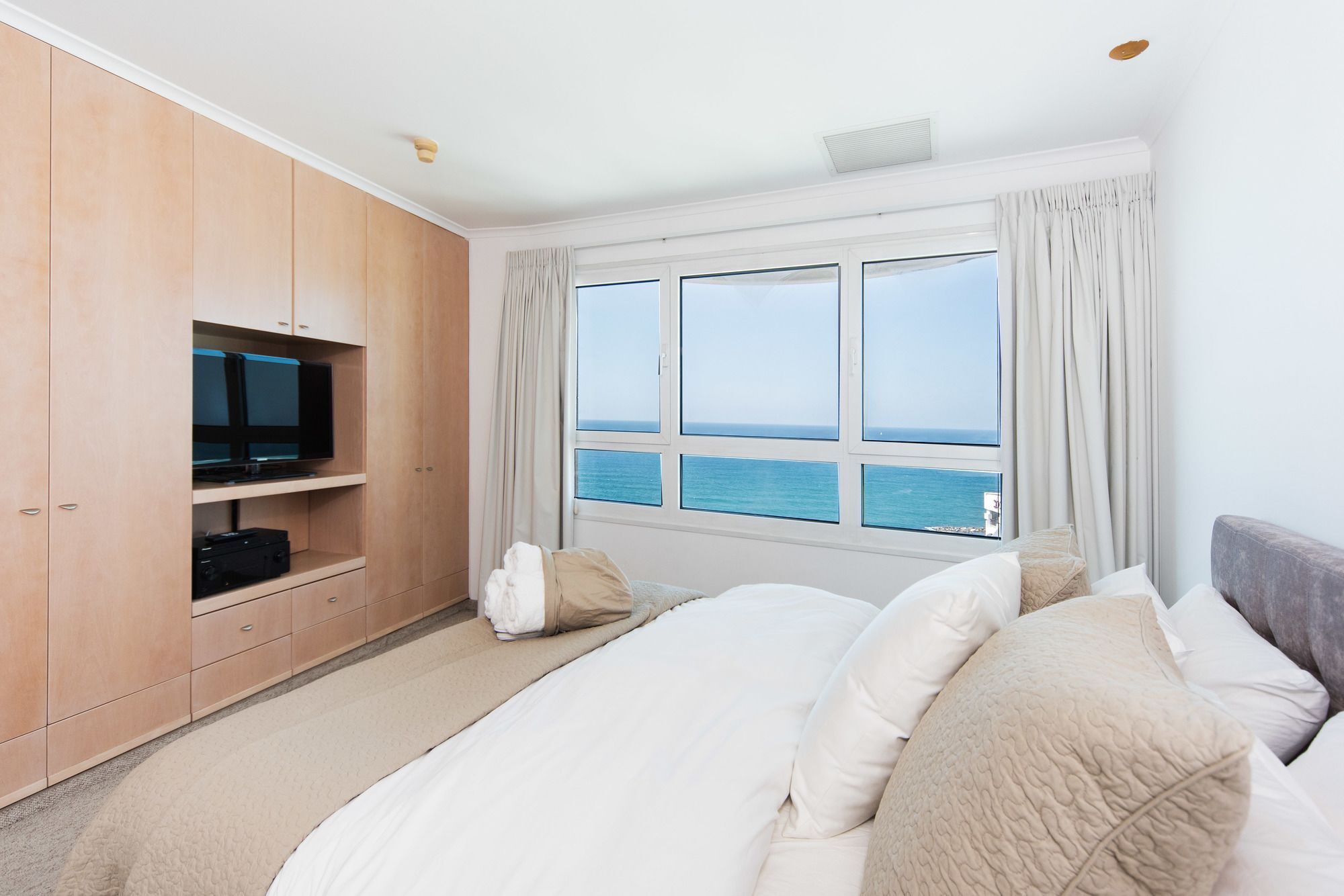 Excellent Beachfront Apt W/ Pool Access By Sea N' Rent Tel Aviv Dış mekan fotoğraf