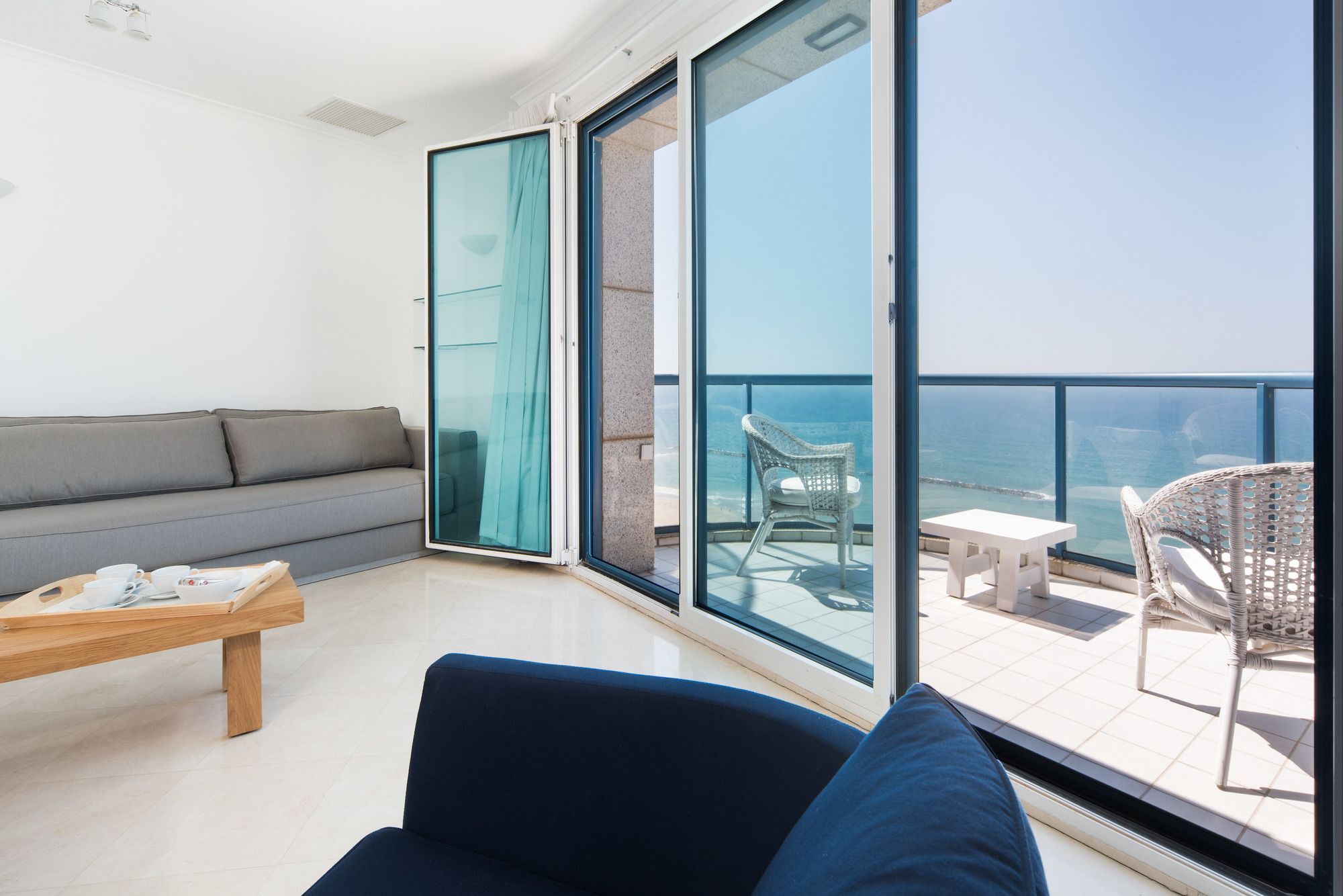 Excellent Beachfront Apt W/ Pool Access By Sea N' Rent Tel Aviv Dış mekan fotoğraf